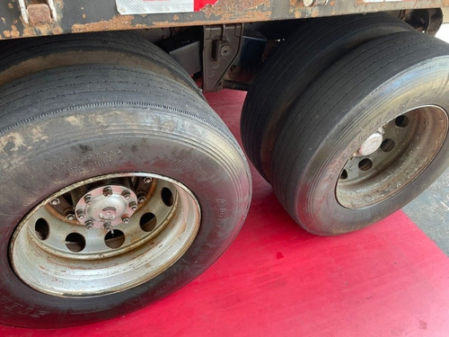 Imagem 6 de 15 de Volvo Vm270 6x2 Carroceria Grade Alta 13/13 Selectrucks