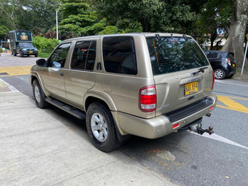 Nissan Pathfinder Mt 4x4