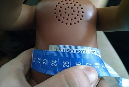 Roupa Baby Alive Bege Com Marrom E Mochila Vermelha