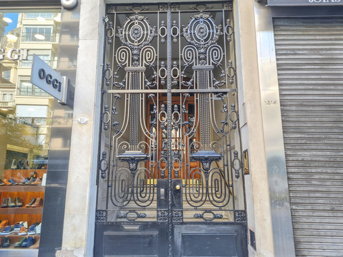 Imagen 24 de 27 de Departamento En Venta De 6 Ambientes , Muy Luminoso Y Tranquilo, Totalmente Reciclado! En Edificio Histórico Patrimonio De La Cuidad. Recoleta