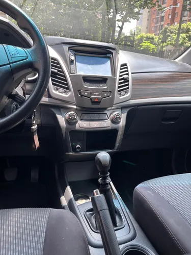 SsangYoung Korando 2.0 gasolina 4x2 m/t