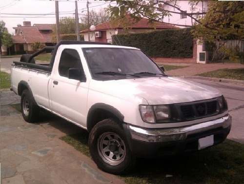 Nissan D22 Cs Motor 2.7d 4x2 Caja Larga Color Blanco 2000
