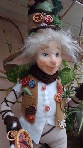 Duende Artesanal 40 Cms De Fieltro Agujado Articulado Beige