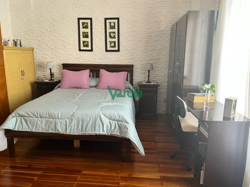 Venta Casa Pocitos, 3dorm, 2 Baños ,escritorio O Servicio, Parrillero, Azotea!!!!