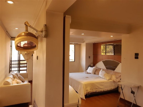 Casa En Venta De 8 Dorm. En Recoleta