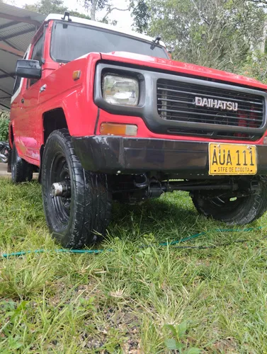 Vehículo En Perfecto Estado 4x4 Con Bajo Todo Le Funciona