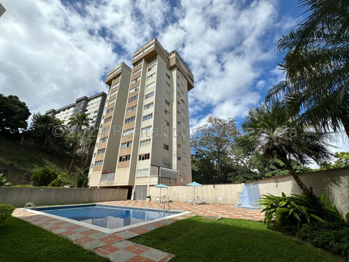 Venta  Amplio Apartamento, Para Remodelar A Su Gusto, Ubicado En Los Naranjos. Lld