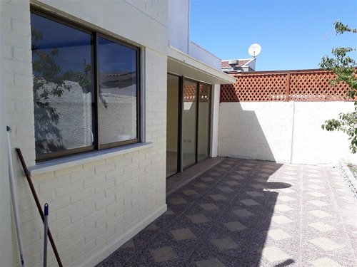 Casa En Arriendo De 3 Dorm. En Maipú