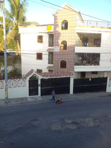 Vendo Edificio En Res. Grisselle Santo Domingo Norte 
