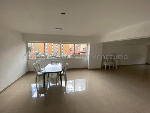 Imagen 18 de 19 de Amplio Apartamento En Venta, La Campiña En Edificio Muy Bien Mantenido. 23-5148