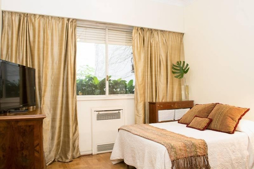 Piso En Venta En Recoleta. Departamento De 5 Ambientes Más Escritorio. Más Dependencias