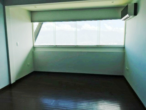 Imagen 11 de 16 de Se Vende Casa 1500m2 4h/4b/6p/ Alto Hatillo 0636