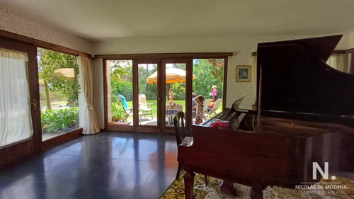 Vende Casa En Zona Comercial En Lugano - Punta Del Este