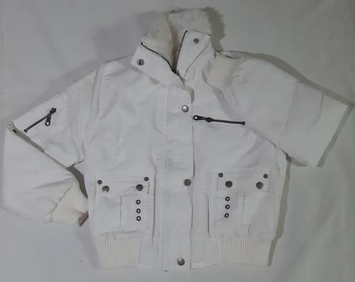 Campera Liviana Con Cierres Y Tachas  Niña