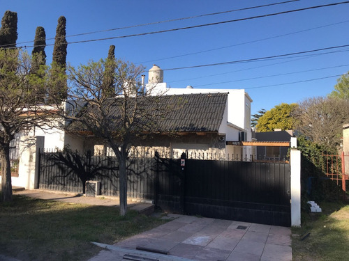 Hermosa Casa Con Quincho En Monte Hermoso