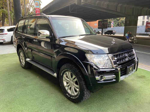 Imagen 2 de 14 de Mitsubishi Pajero Limited 4x4 2016