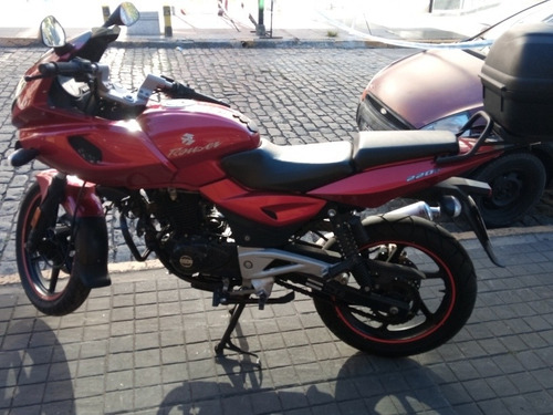 Bajaj Rouser 220 F