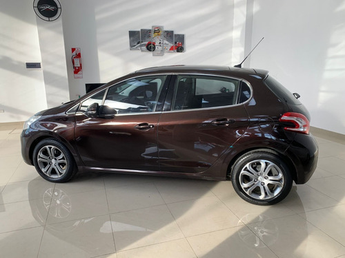 Imagen 3 de 17 de Peugeot 208 1.6 Feline 2013