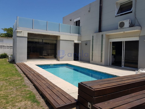Punta Del Este, Zona Rincon Del Indio- Ref: 997