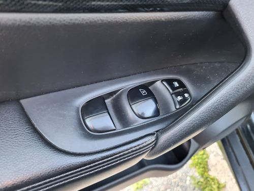 Imagen 2 de 17 de Nissan X-trail Advance 2016