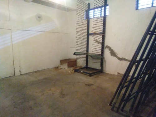 Imagen 12 de 18 de Galpon En Alquiler, Barrio Sucre, Barcelona