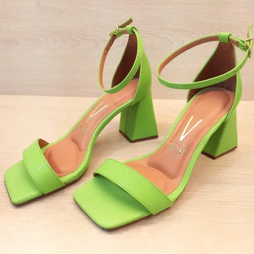 Sandalia hotsell vizzano neon