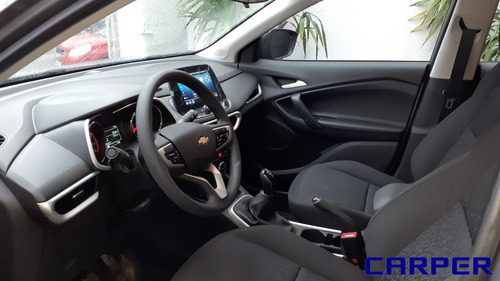 Imagen 4 de 11 de Chevrolet Tracker Ls 2023