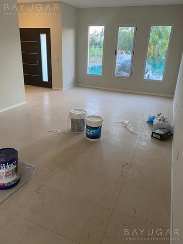 Venta - Casa En Santa Guadalupe - Bayugar Negocios Inmobiliarios