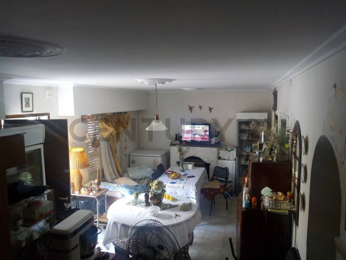 Casa A La Venta Interna De 2 Dormitorios En Santa Fe.