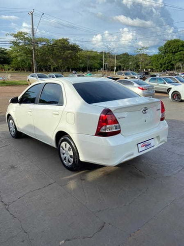 Imagem 6 de 11 de Toyota Etios Sd X 15l At