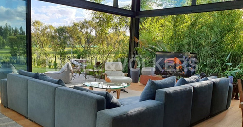 Venta Con Renta: Moderna Casa De Piedra Y Vidrio En Lomas Id 5297
