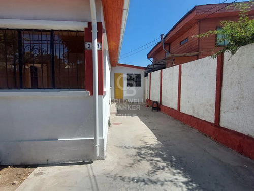 Vende Casa Con Proyección Comercial