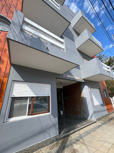 Alquiler Anual Departamento En Santa Teresita, Calle 31 Nº 332, La Costa