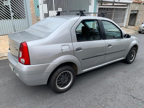 Imagem 3 de 8 de Renault Logan
