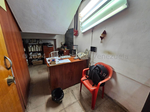 Km Comercial En Alquiler En Catia, Distrito Metropolitano