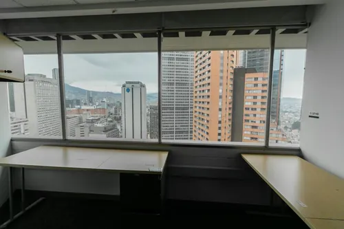 Oficina En Arriendo En Centro Internacional. Cod A1094007