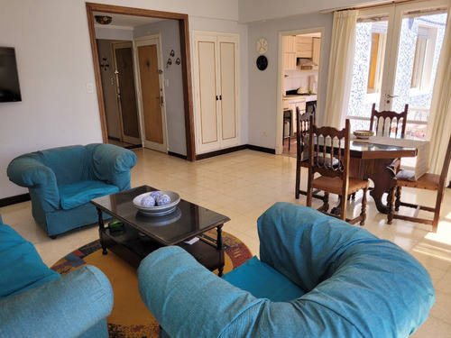 Venta Semipiso De 3 Ambientes Con Balcón Aterrazado. Zona Centro