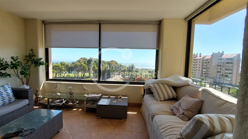 Departamento En Arriendo De 3 Dormitorios. En Santo Domingo