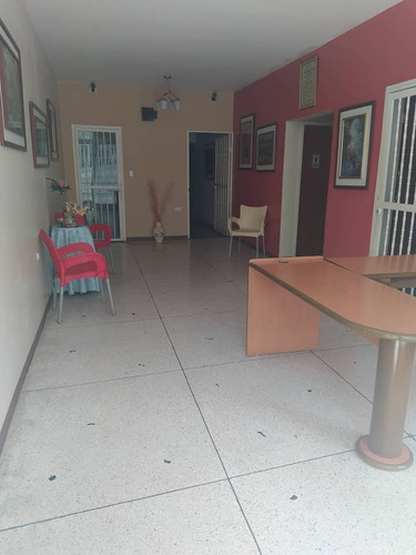 Imagen 13 de 20 de Perfecto Para Remodelar En Pleno Centro De Maracay Espacioso Apto.170 Mts2