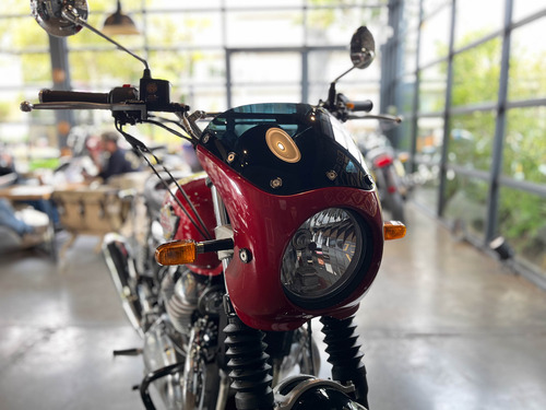 Royal Enfield Interceptor 650 Canyon Red Usada