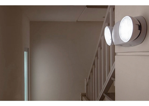 Imagen 7 de 9 de Lampara Emergencia Led Recargable R3 2.4w Philips Original