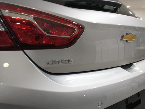 Imagen 8 de 16 de Chevrolet Cruze 5 Lt