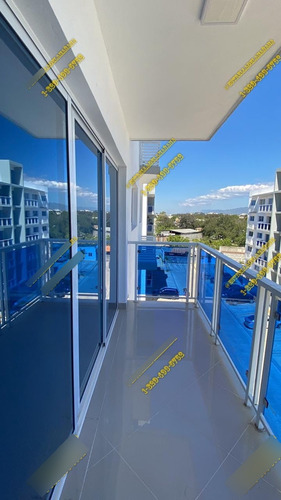 Apartamento En Alquiler En Los Cerro De Gurabo Con Elevador