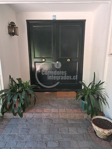 Casa En Venta De 5 Dorm. En Lo Barnechea
