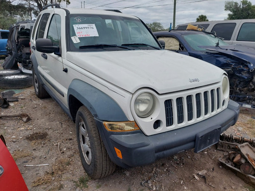 Jeep Liberty 2006 ( En Partes ) 2002 - 2007 3.7 4x4 Yonke