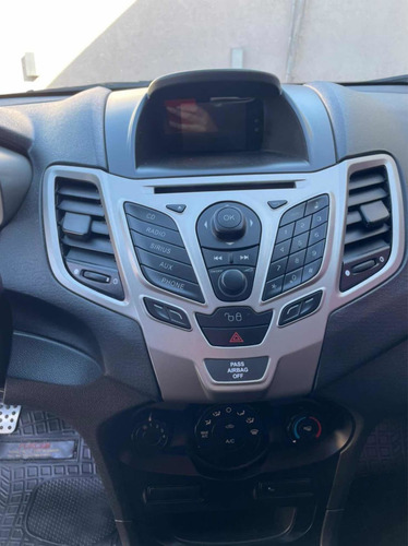Ford Fiesta Kinetic Design 1.6 Design 120cv Titanium 2012