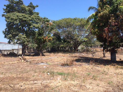 Terrreno En Venta En Boulevard De Las Naciones, Frente Al Centro Comercial La Isla. Acapulco, Gro.