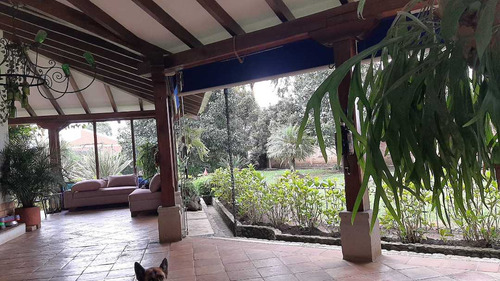 Casa Campestre En Venta  Con Grandes Jardines Popayan Colombia