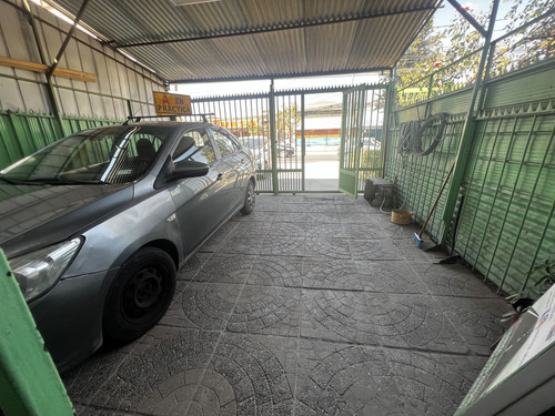 Casa Con Local Comercial 1d+2b Regularizada. Calle Av. Gabri