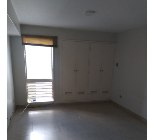 Vendo Apartamento 153m2, 3 Hab/ 3 Bañ/ 2 Ptos/ 1 Mal. Club Hípico